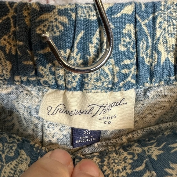 Universal Thread blue floral print pull on linen rayon blend shorts, sz XS, NWT - Picture 5 of 7